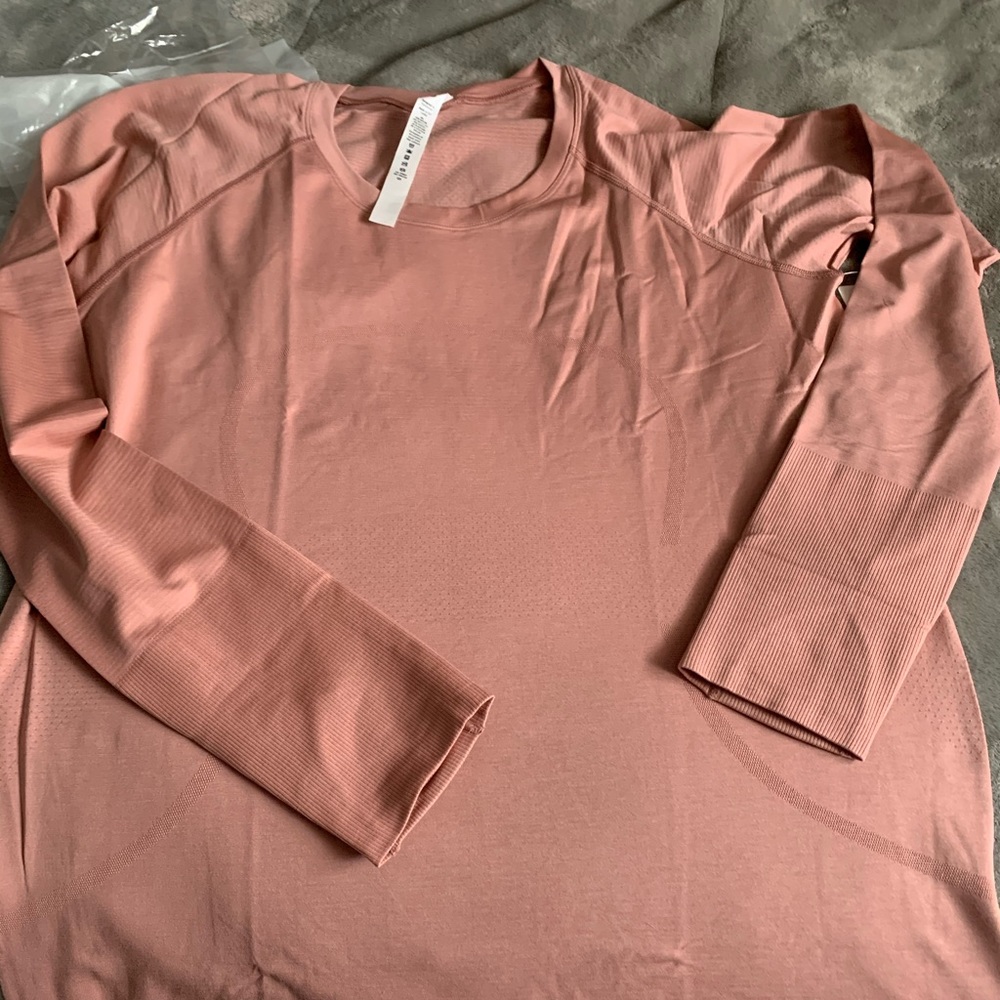 Women’s Lululemon size 14 long sleeve